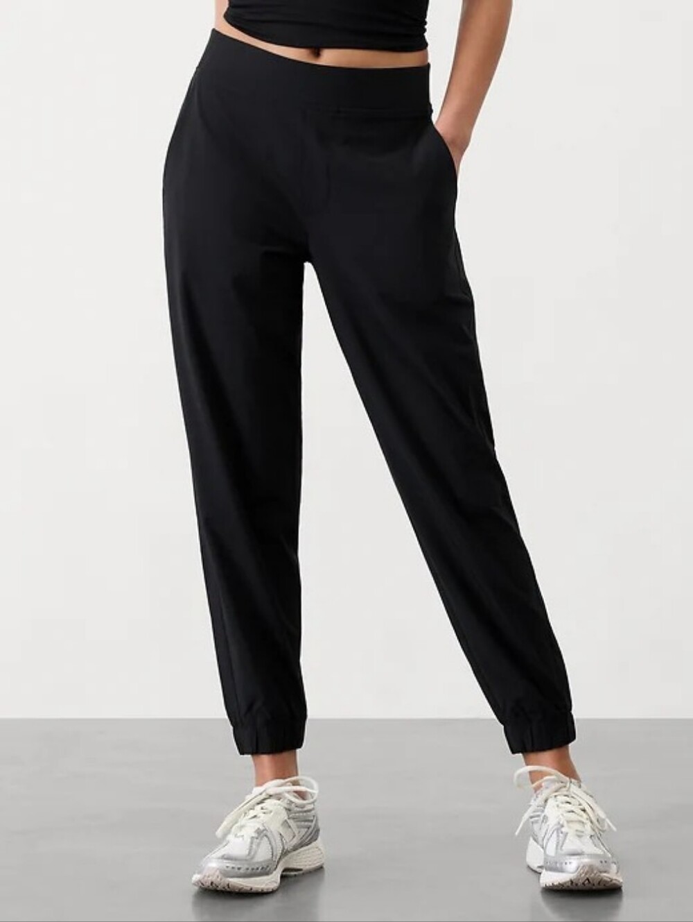 NWT Athleta Black Brooklyn Mid Rise Jogger Size 6 Tall